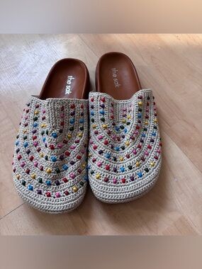 The Sak Beige Crochet Slip-On Mules with Multicolor Beads sz 8
